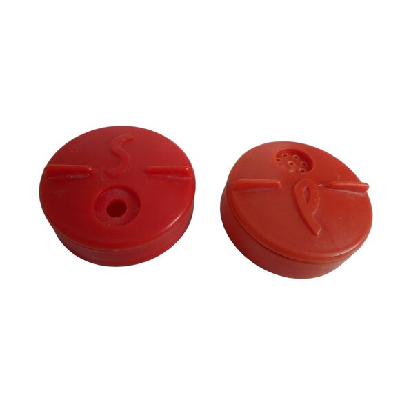 Vintage Red & white ceramic block Salt & Pepper Set milk glass - Picture 6 of 7